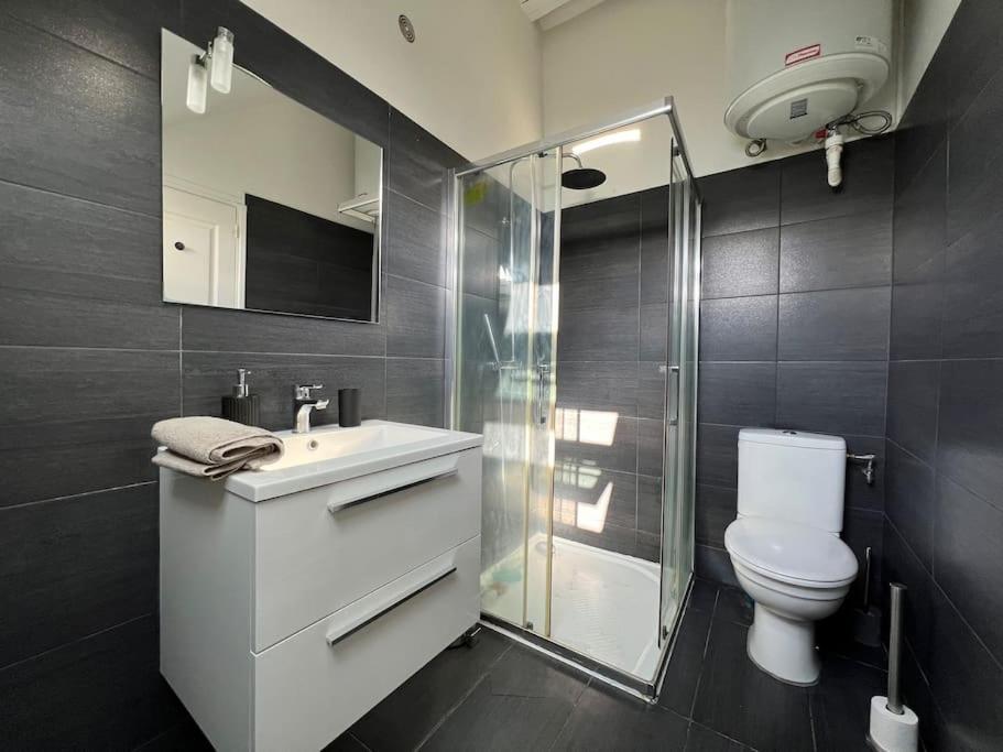 Bright Studio Apartment - Fontainebleau Buitenkant foto